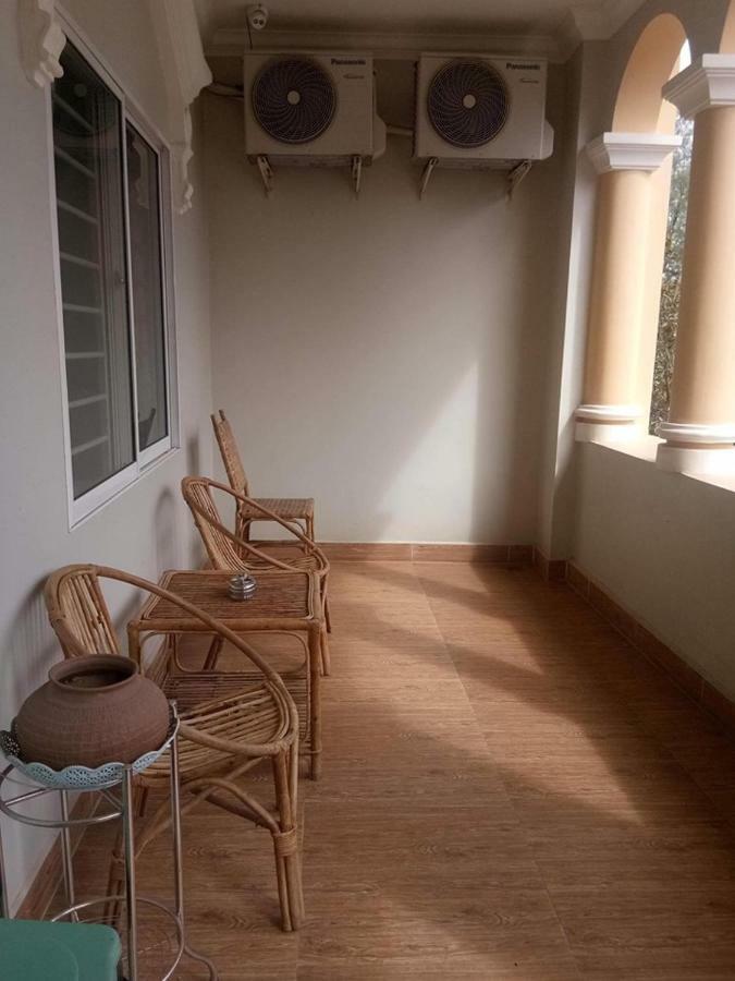 Twin Home Guesthouse Кампот Екстериор снимка